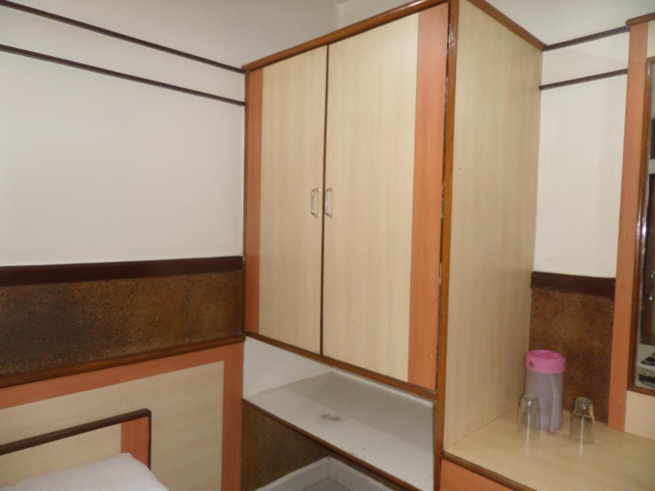 Hotel Padma Нашик Екстериор снимка