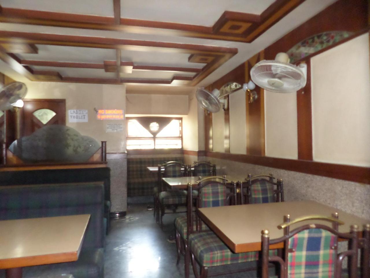 Hotel Padma Нашик Екстериор снимка